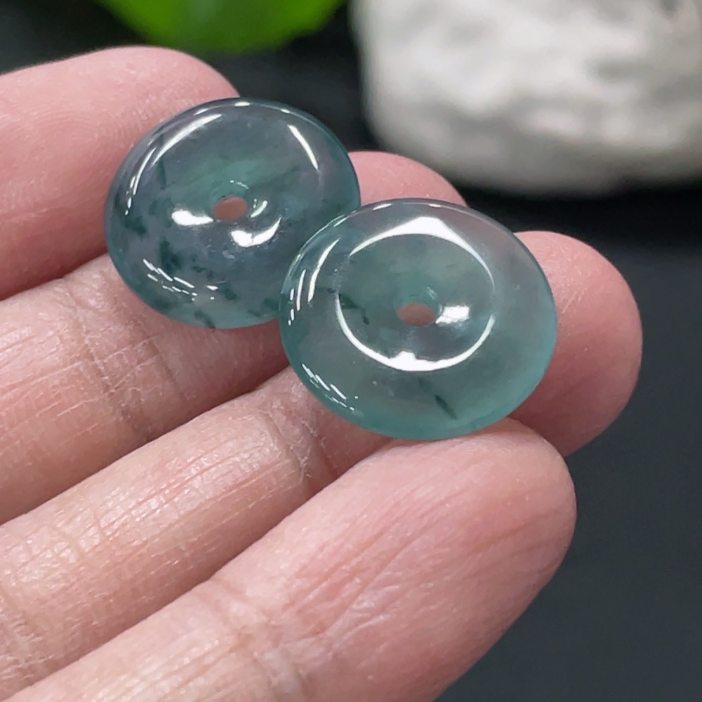 F33945883 Jadeite Pendant Sell as a Lot