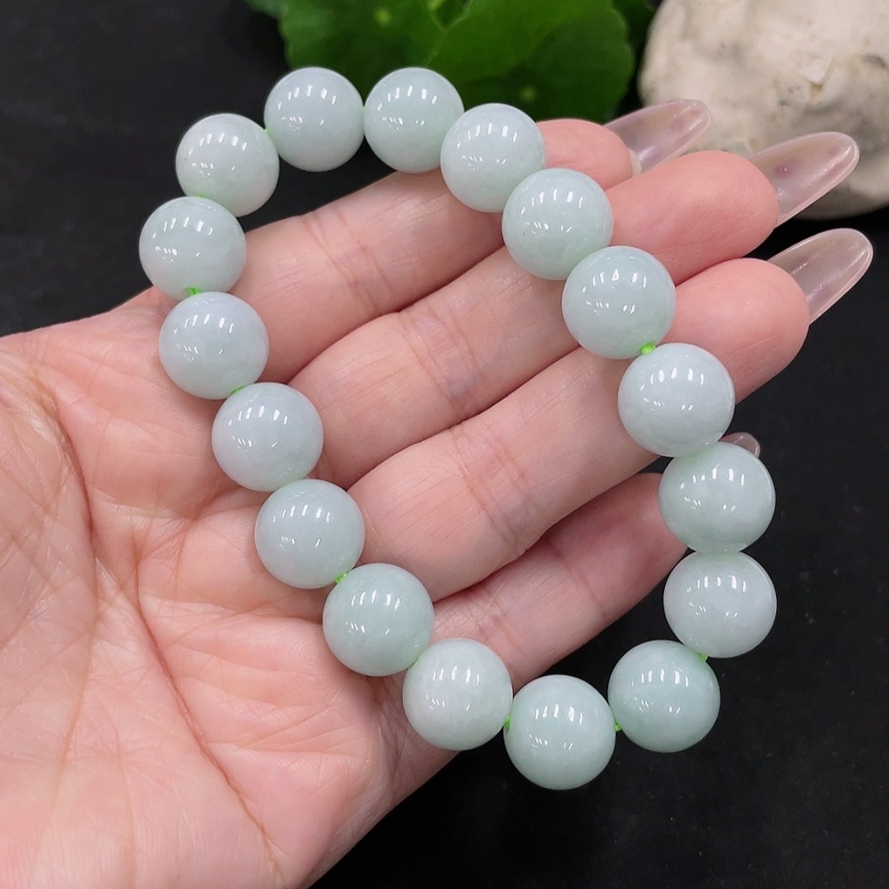 F35082323 Jadeite bracelet, approx. 12.1mm, total weight approx. 52.3g