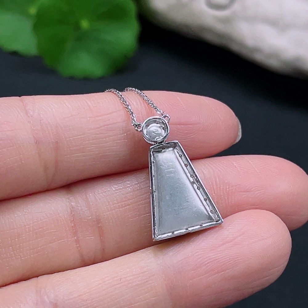 F25906196 Jadeite Plain Pendant Mounted Pendant, 18K Gold Chain, Total Weight Approx. 3.19g