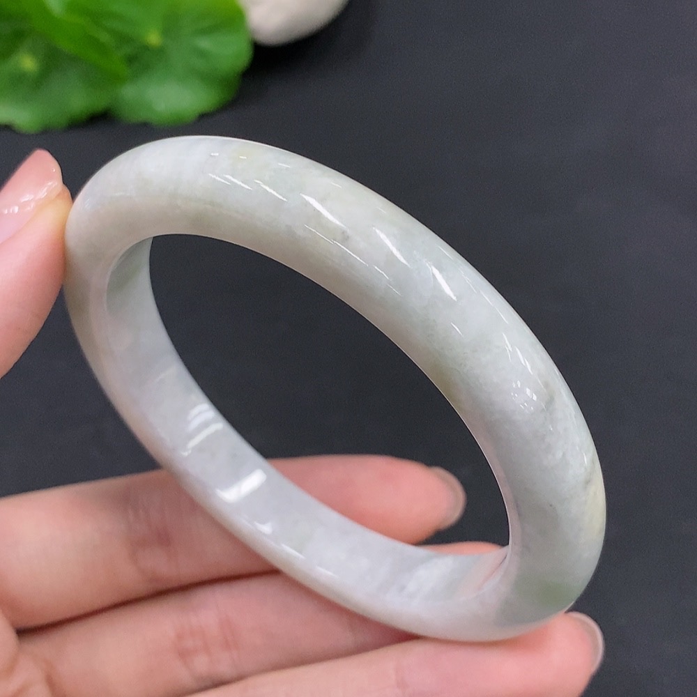 F28190016 Jadeite Natural Circle Bangle
