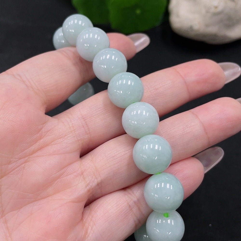 F35082323 Jadeite bracelet, approx. 12.1mm, total weight approx. 52.3g