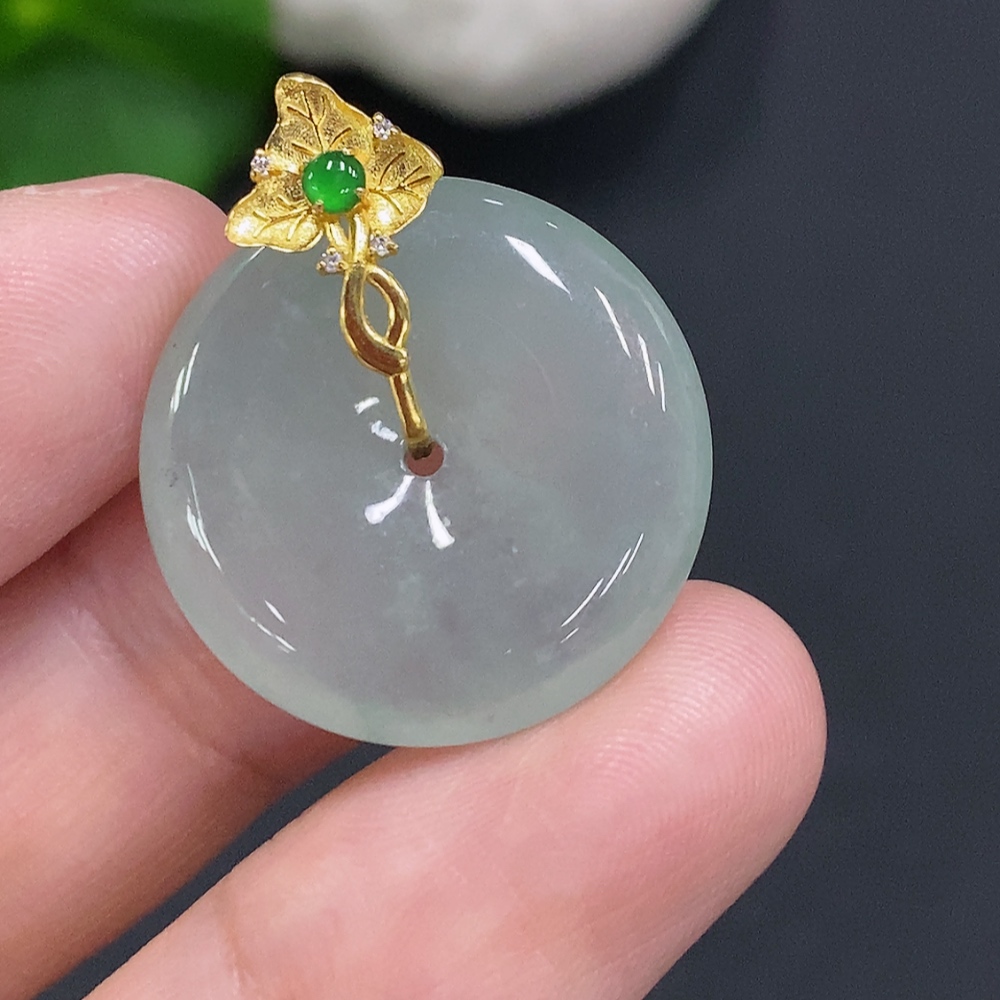 F34050339 Jadeite Safety Buckle with 18K Gold Fastener, Total Weight Approx. 5.5g (Non-Diamond)