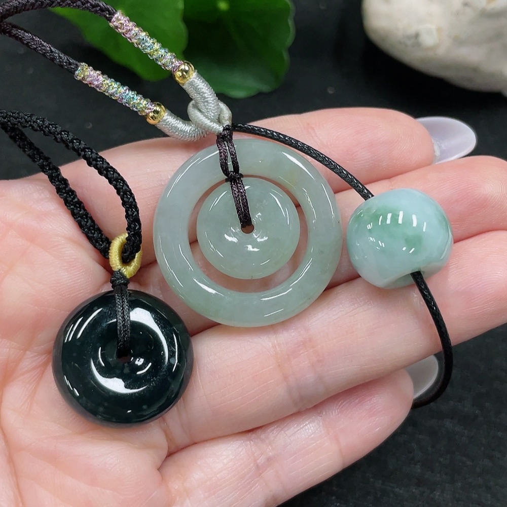 F33873101 Jadeite Pendants Sell as a Lot