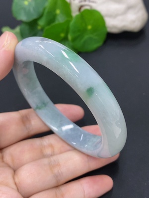 F46557480 翡翠正圈手镯 圈口58 货品总重约63.7克