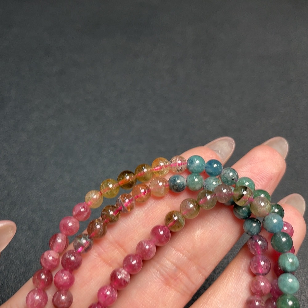 C34952230 Tourmaline Bead Bracelet with Other Mineral Inclusions, Visible Organic Matter, Paired with Hetian Jade, Total Non-Gold Weight Approx. 29.93g, Bead Size 5mm