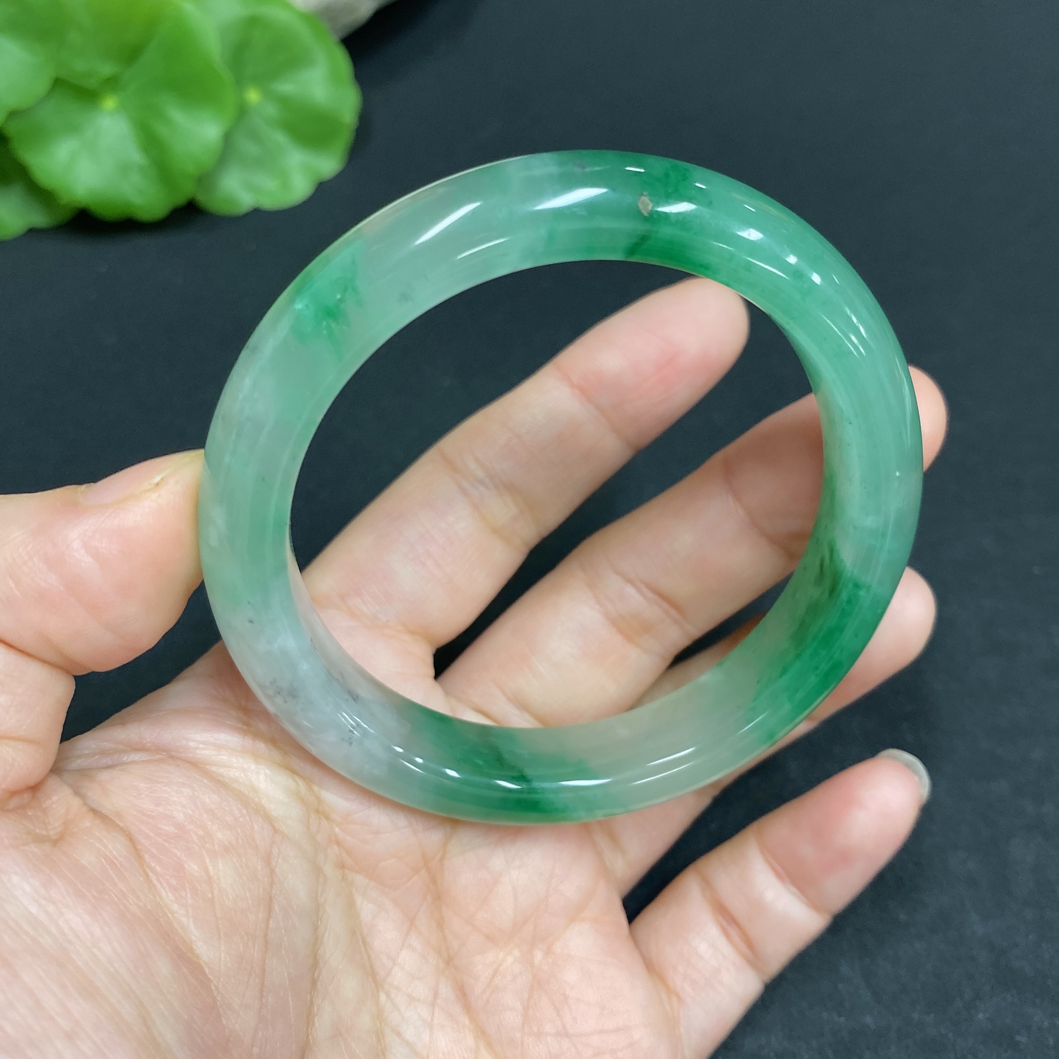 H33845713 African Emerald (Dulong Jade) Round Bracelet
