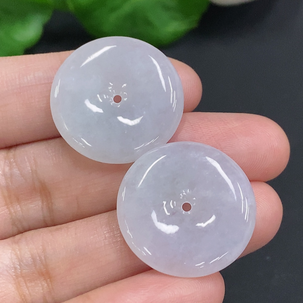 F34000846 Jadeite Peace Knot Sell as a Lot