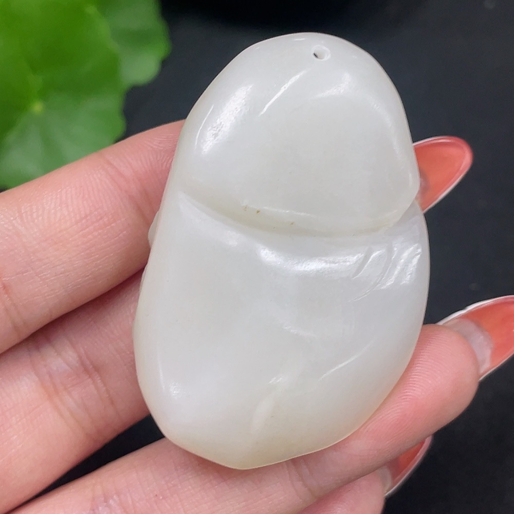 H34063529 Hetian Jade Pendant       Unrivaled by Past        Total Weight Approx. 31.8g
