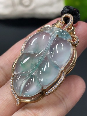 F28229329 Jadeite Leaf Inlay Pendant Main Inlay Au Approx. 73% Non-Diamond Total Weight Approx. 10.1g
