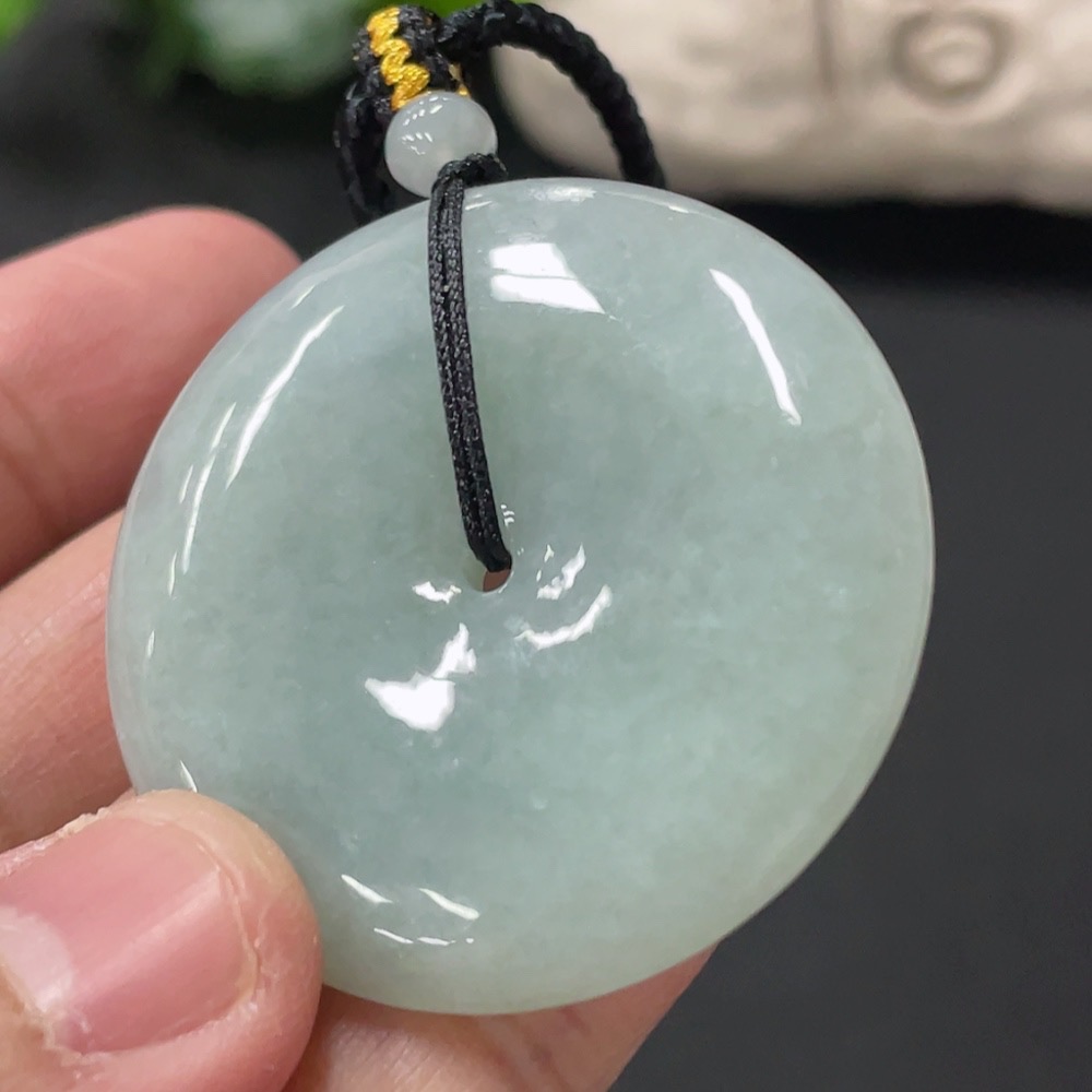 F35109386 Jadeite Peace Knot Pendant Total Weight Approximately 25.1g