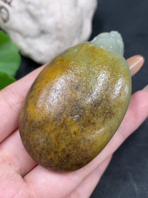 H32796842 Hetian Jade Handheld Carving - Dragon Turtle  Undetermined Skin Color Origin  Contains Other Mineral Components  Total Weight: Approx. 89.2g
