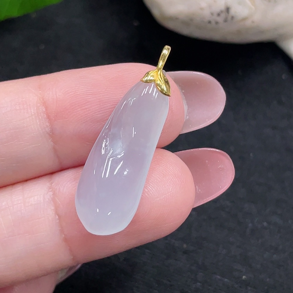 F32774014 Jadeite Blessing Melon Pendant in 18K Gold (Approx. Total Weight: 1.9g)