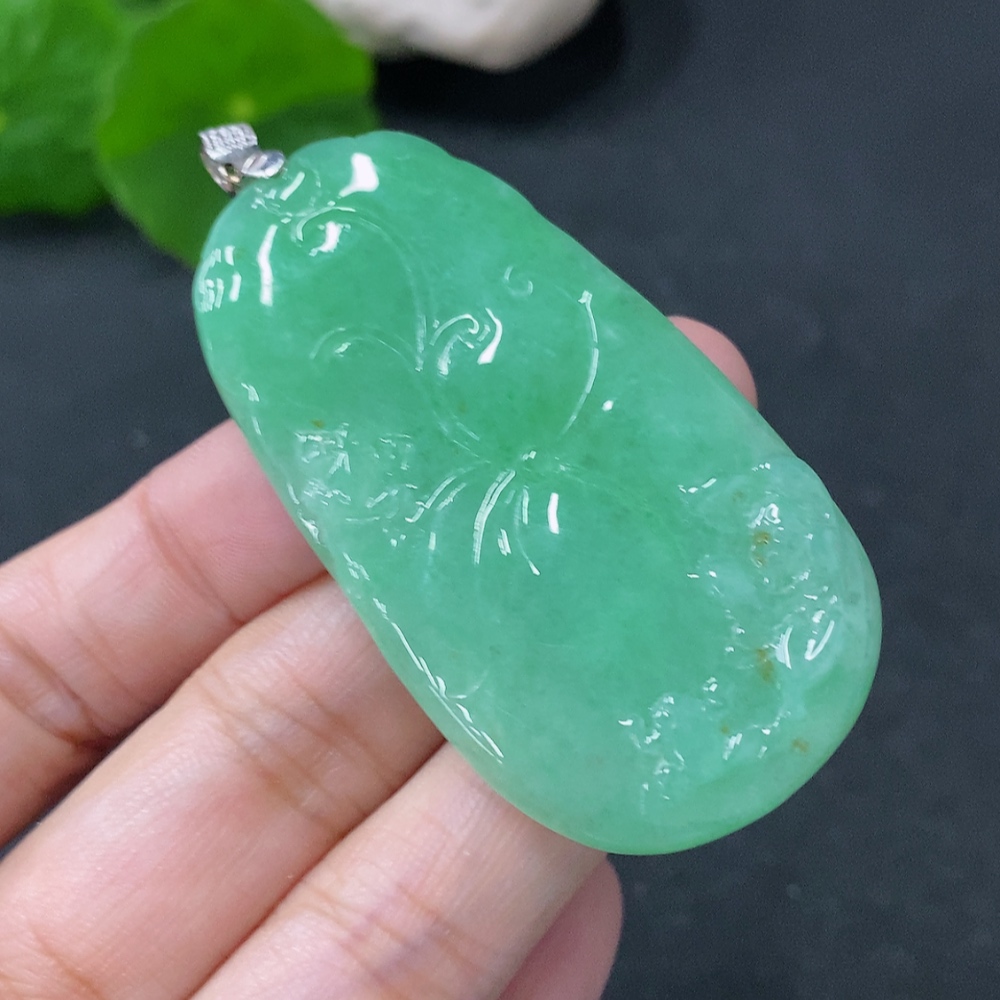 F32733002 Jadeite Pendant Lotus Leaf with 18k Gold and Diamond Accent, Total Weight Approx. 17.5g