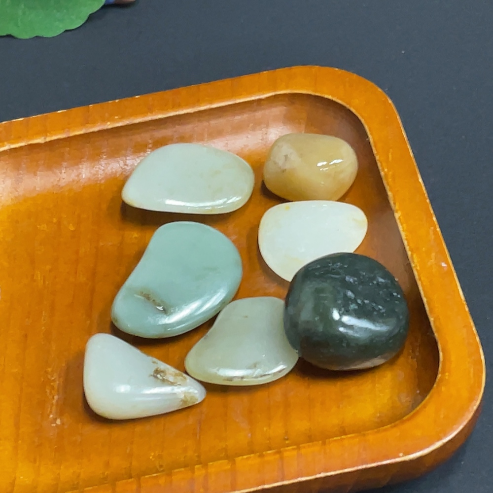 H33881689 Hetian Jade, undetermined cause of skin color, total weight approx. 45.4g