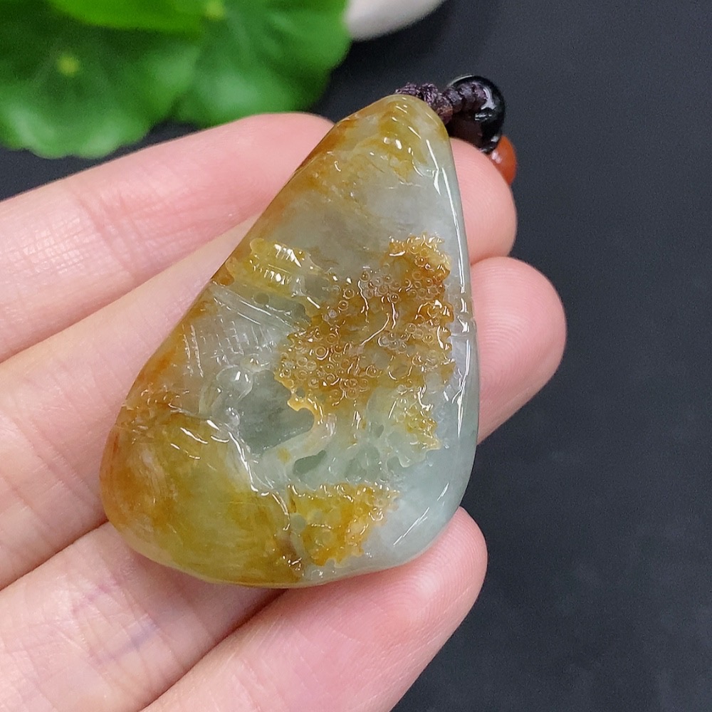 F32757857 Jadeitelandscape pendant, total weight approx. 23.3g (including rope weight), color origin undetermined