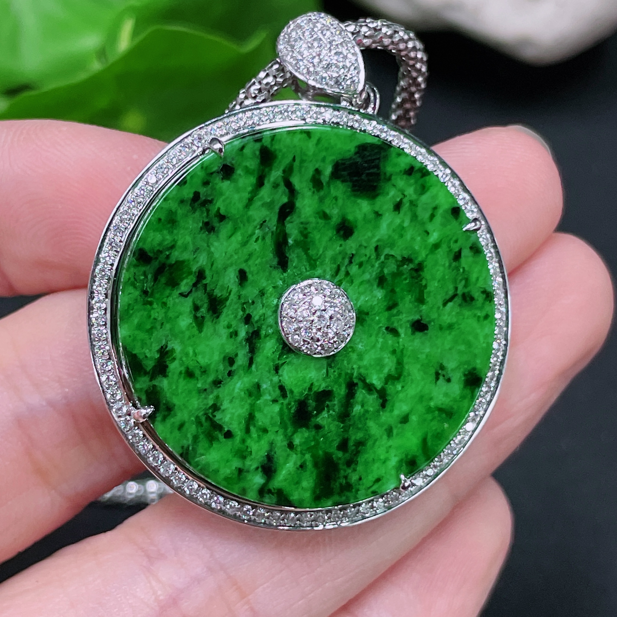 F33918468 Jadeite Inlaid Pendant 18K Gold Total Weight Approx. 28.8g (With Diamond Accents) (Including Chain Weight) (Containing Other Mineral Components)