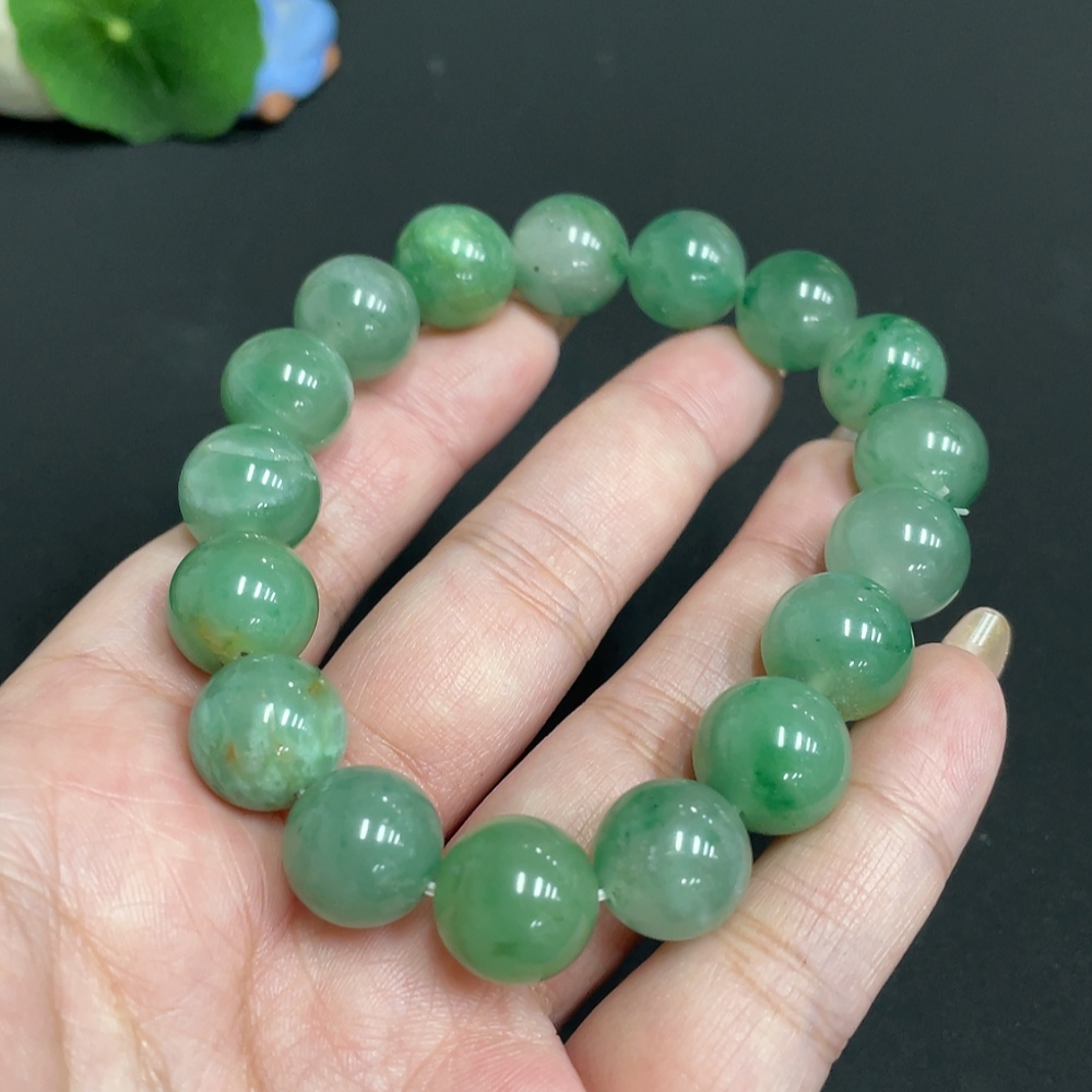 H32738479 African Emerald (Dulong Jade)