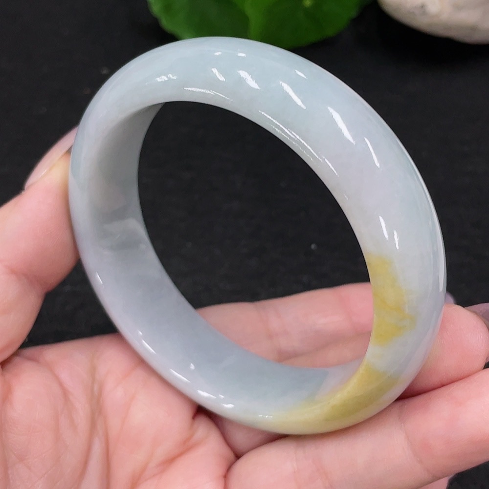 F34965833 Jadeite Round Bracelet Size 58.8 Total Weight Approx. 77g (with Crack)