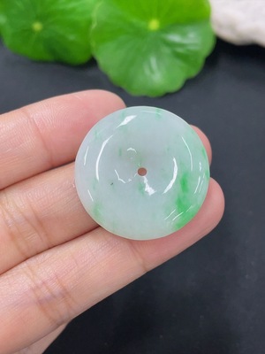 F41934188 翡翠挂件平安扣 货品总约重7.57g