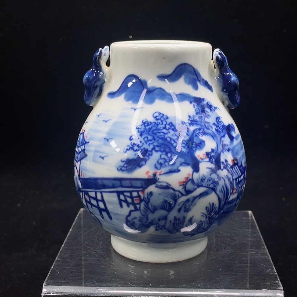 W32764415 Modern blue and white deer-head vase ceramic, intact, size as per actual item