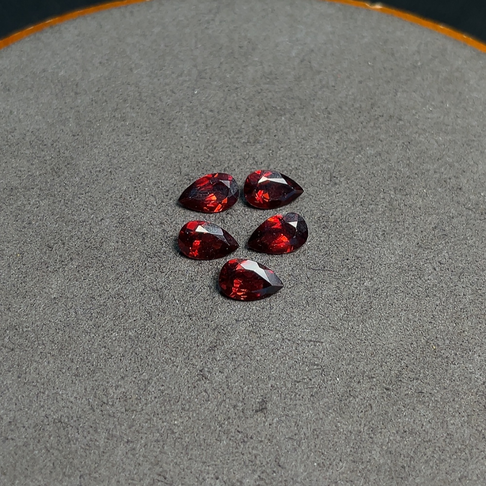 C33920770 Garnet Rough Stone Total Weight Approx.4.69Ct Sell as a Lot