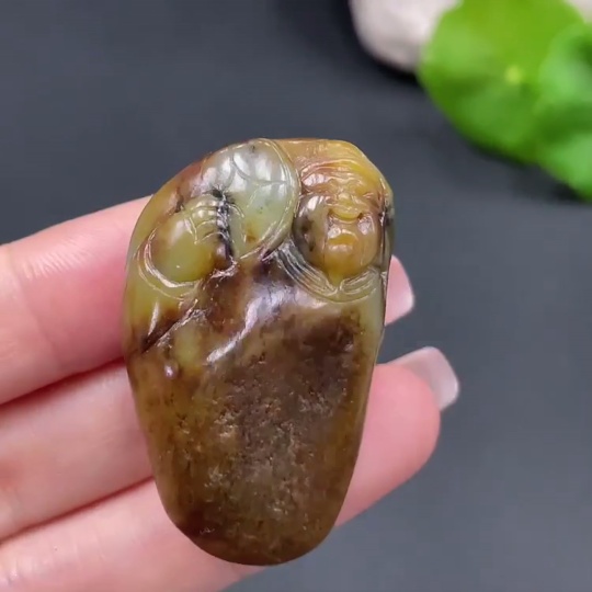 H20272525 Hetian Jade Pendant    God of Wealth    Undetermined Skin Color Origin   Total Weight About 26.4g