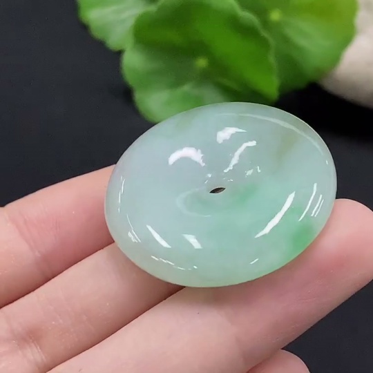F35115465 Jadeite Peace Knot Pendant Total Weight Approximately 14.85g