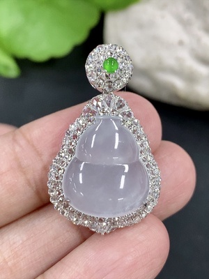 F46598804 翡翠挂件 葫芦  18k 配镶钻石  货品总重约5g