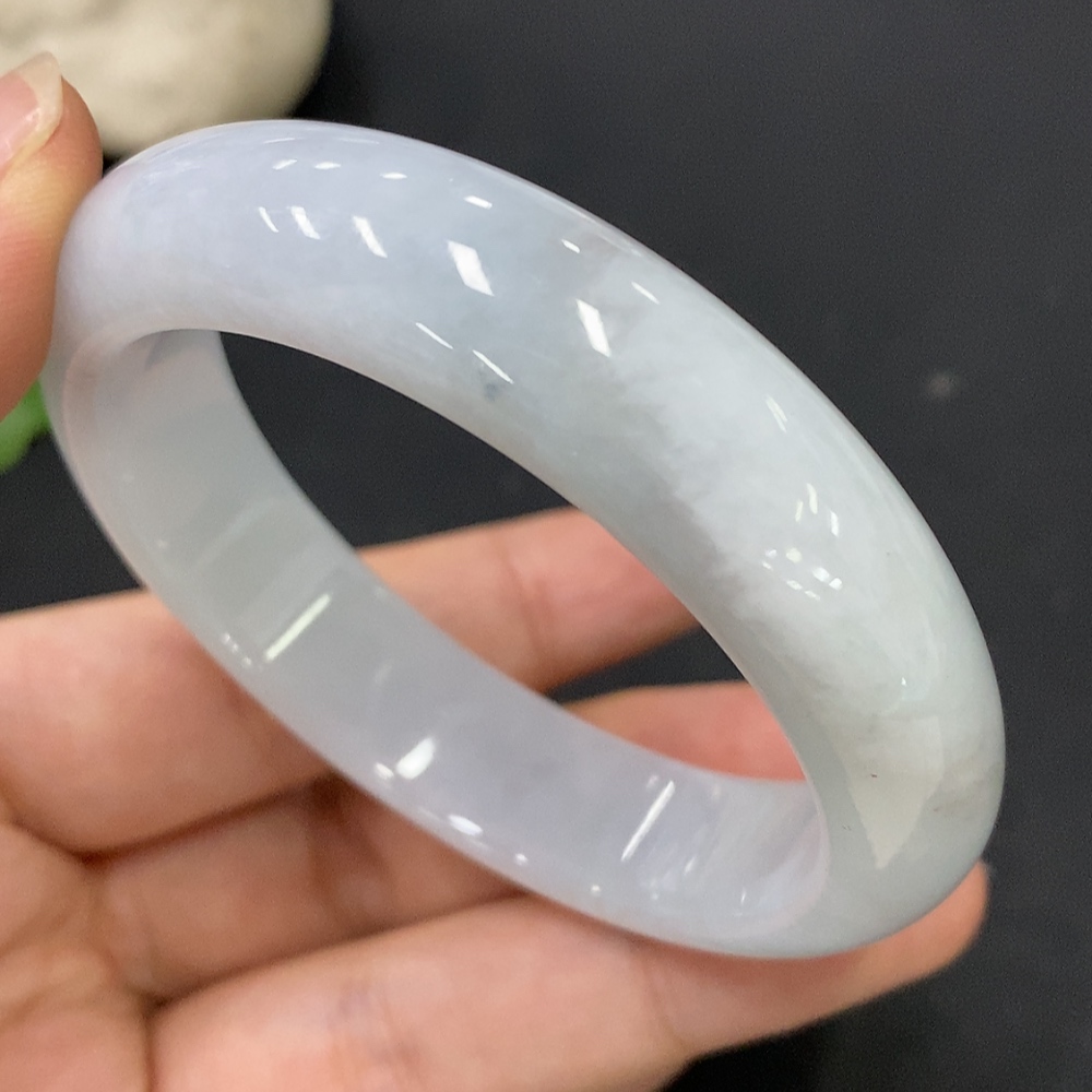 F29357509 Jadeite Round Bangle (Total Weight: Approx. 57.77g, Inner Diameter: 54)
