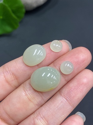 H16784404 Hetian Jade Egg Pendant, Total Weight Approx. 4.8g