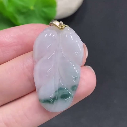 F34968730 Jadeite Leaf Pendant Non-Gold Inlaid Total Weight Approximately 4.7g