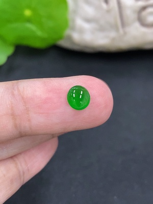 F46525554 翡翠蛋面 货品总重约0.11g