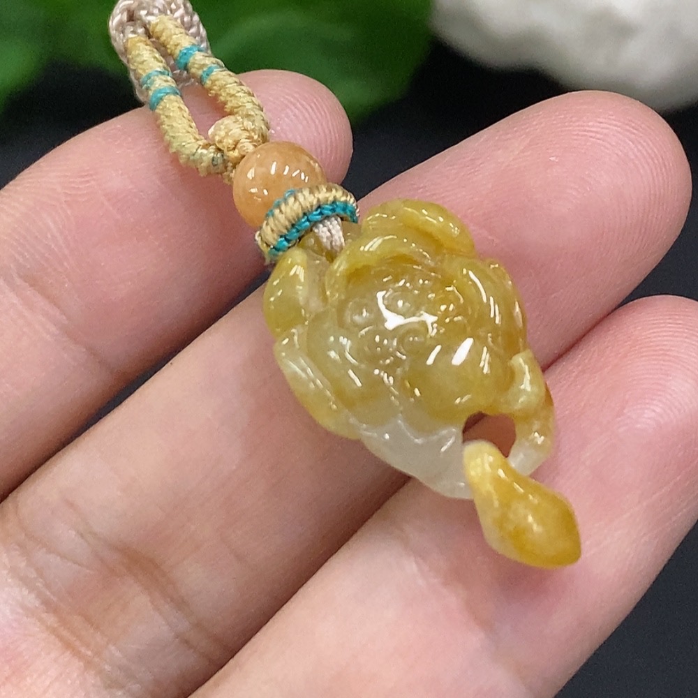 F33856799 JadeiteLotus Pendant Total Weight Approx. 3.7g (including cord weight) Color origin undetermined
