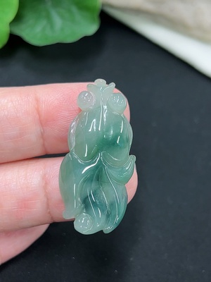F41941850 翡翠挂件  货品总重约5.06g