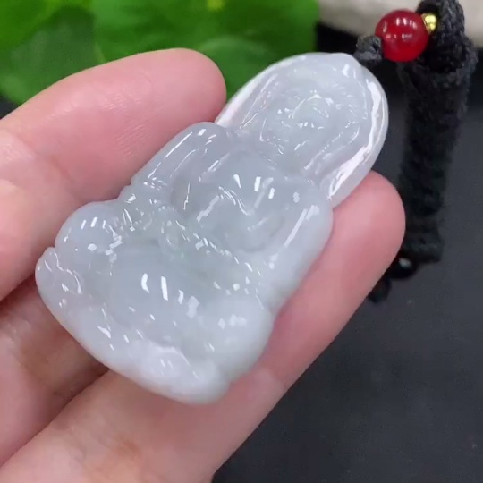 F34961919 Jadeite Guanyin Pendant Total weight including rope approx. 13.6g (accompanying beads non-A)