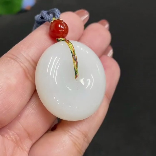 H34054660 Hetian Jade Pendant   Peace Buckle