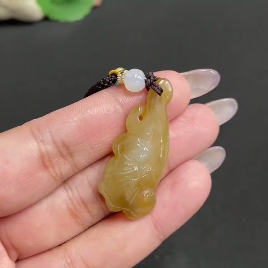 H34972142 Hetian Jade Pendant - Ruyi