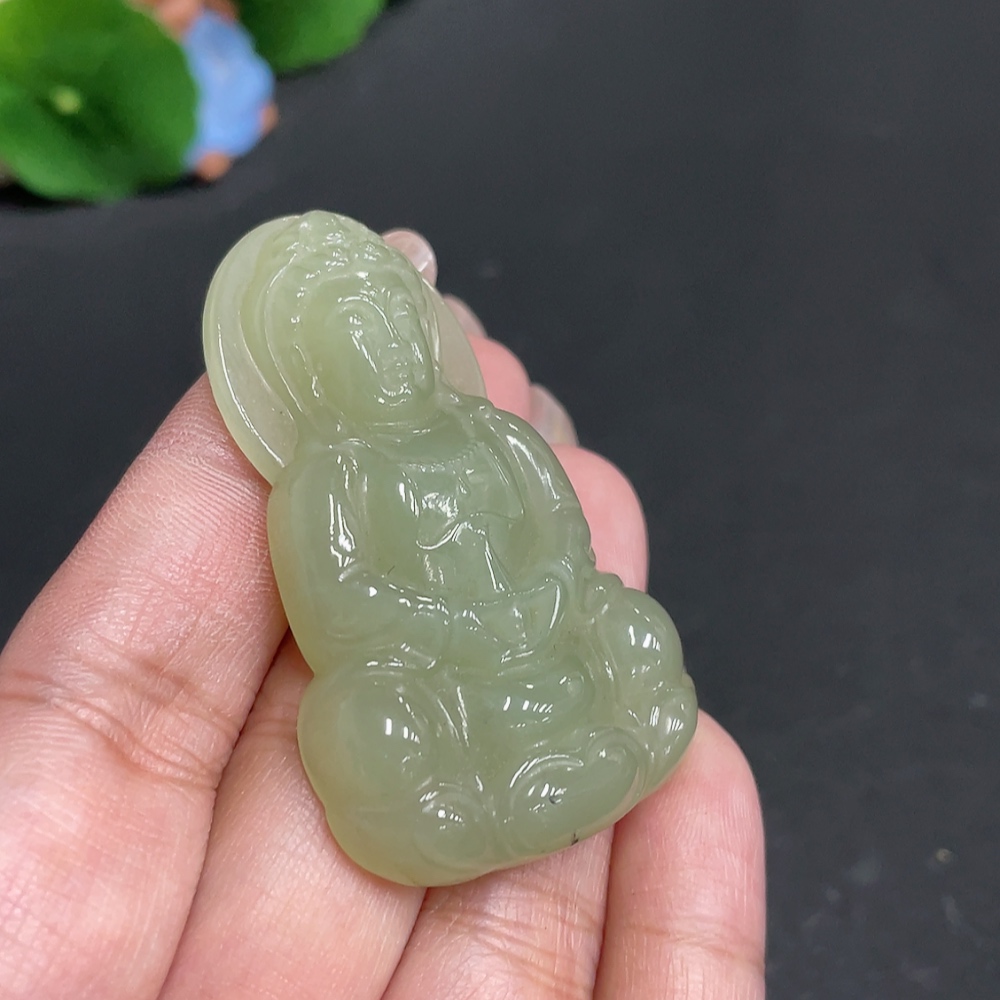 H29358838 Hetian Jade Pendant Guanyin Total Weight About 25.7g