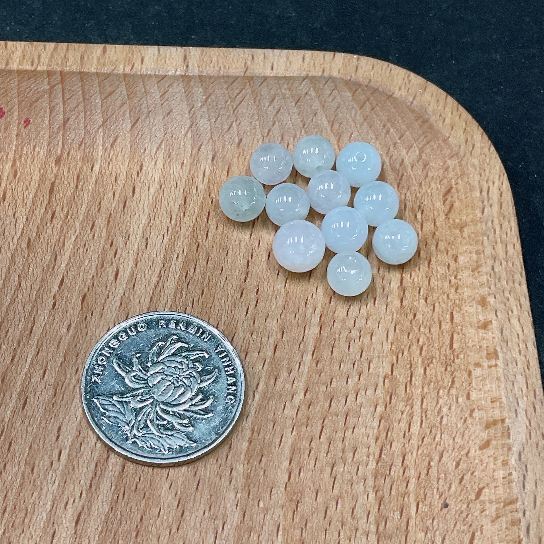 F35138929 Jadeite Beads Sell as a Lot