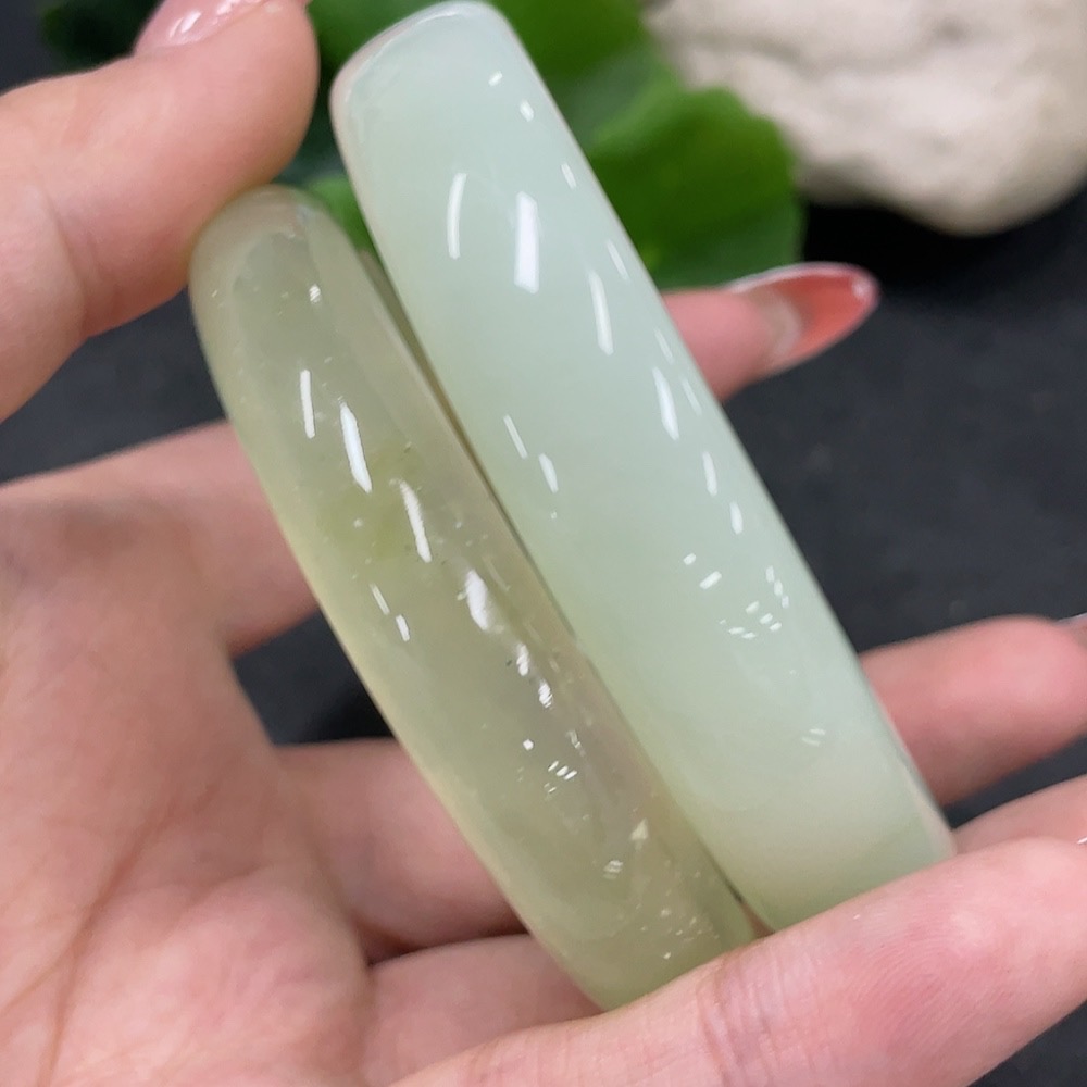 H34980146 Xiuyu (Serpentine Jade) Regular + Concubine Bracelet Size 56/(60.5/52) Total Weight Approx. 87.3g