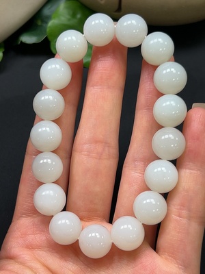 H46529829 和田玉手串 卡12mm 总重约45.49g