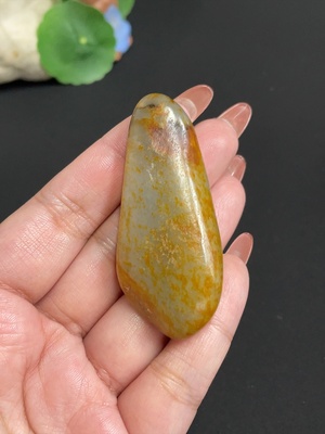 H34074140 Hetian Jade with undetermined skin color origin, total weight approximately 40.7g