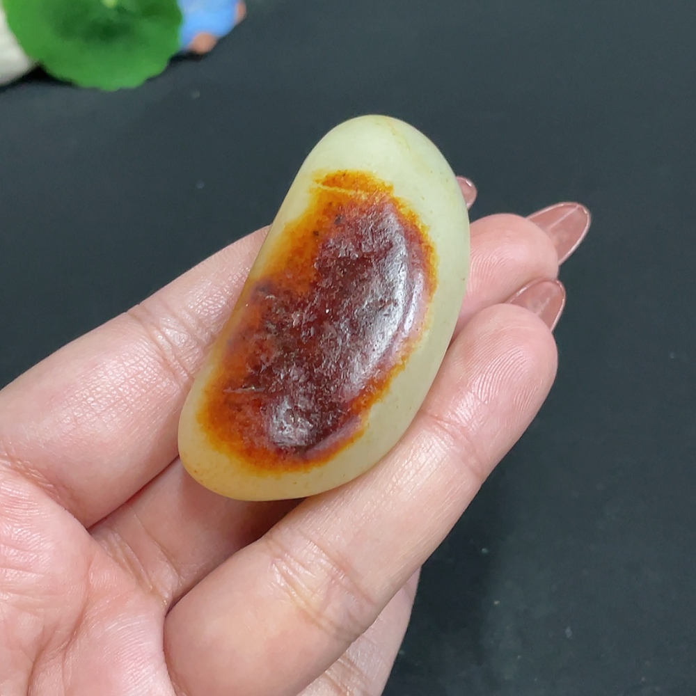 H34005619 Hetian Jade, undetermined skin color origin, total weight approximately 53.2g