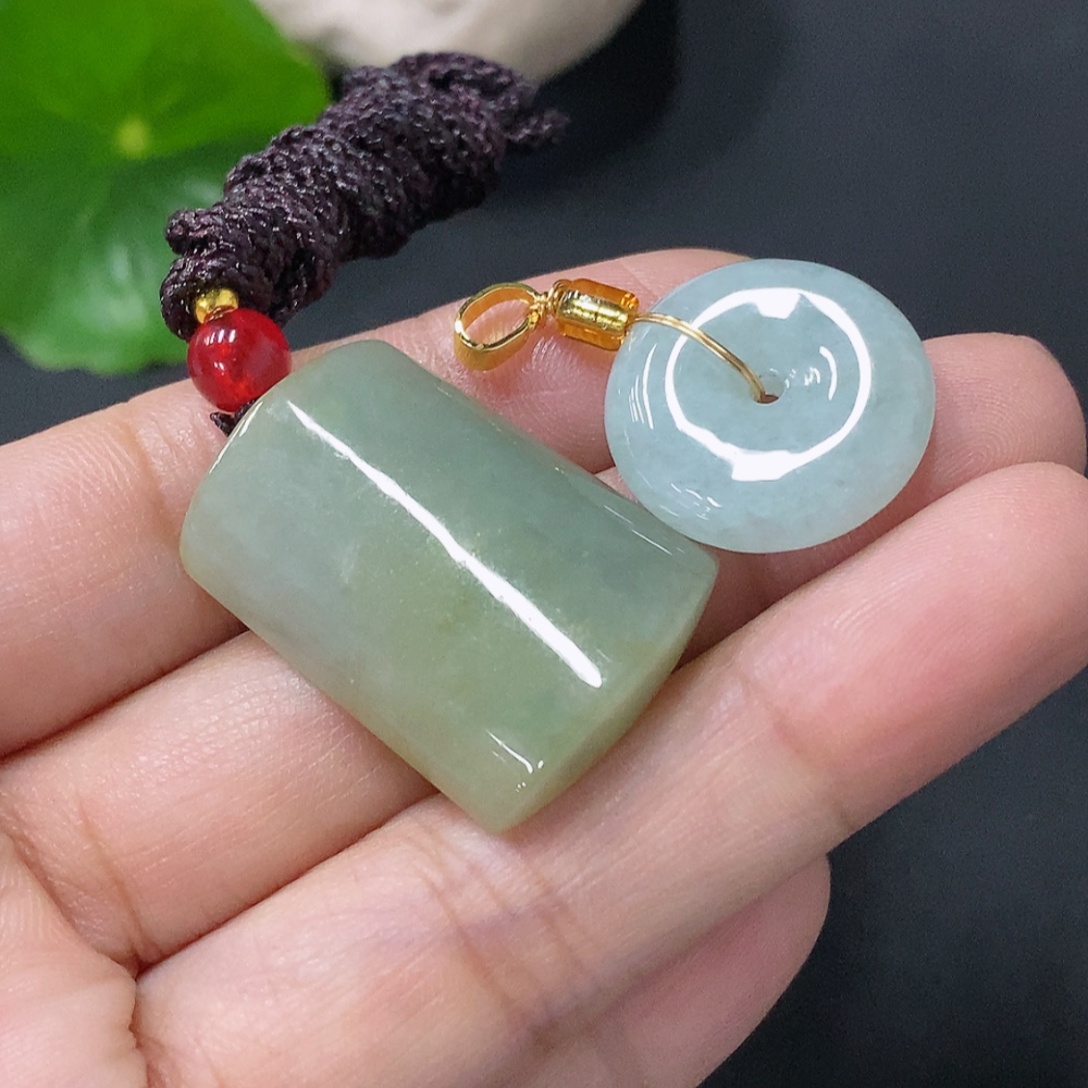 F35088050 Jadeite Pendant Sell as a Lot Non-Gold Beads Non-A