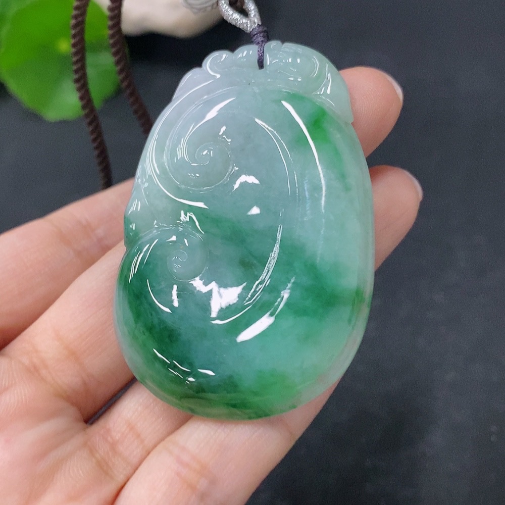 F29373183 Jadeite Ruyi Pendant Total weight about 25.9g (including rope weight)