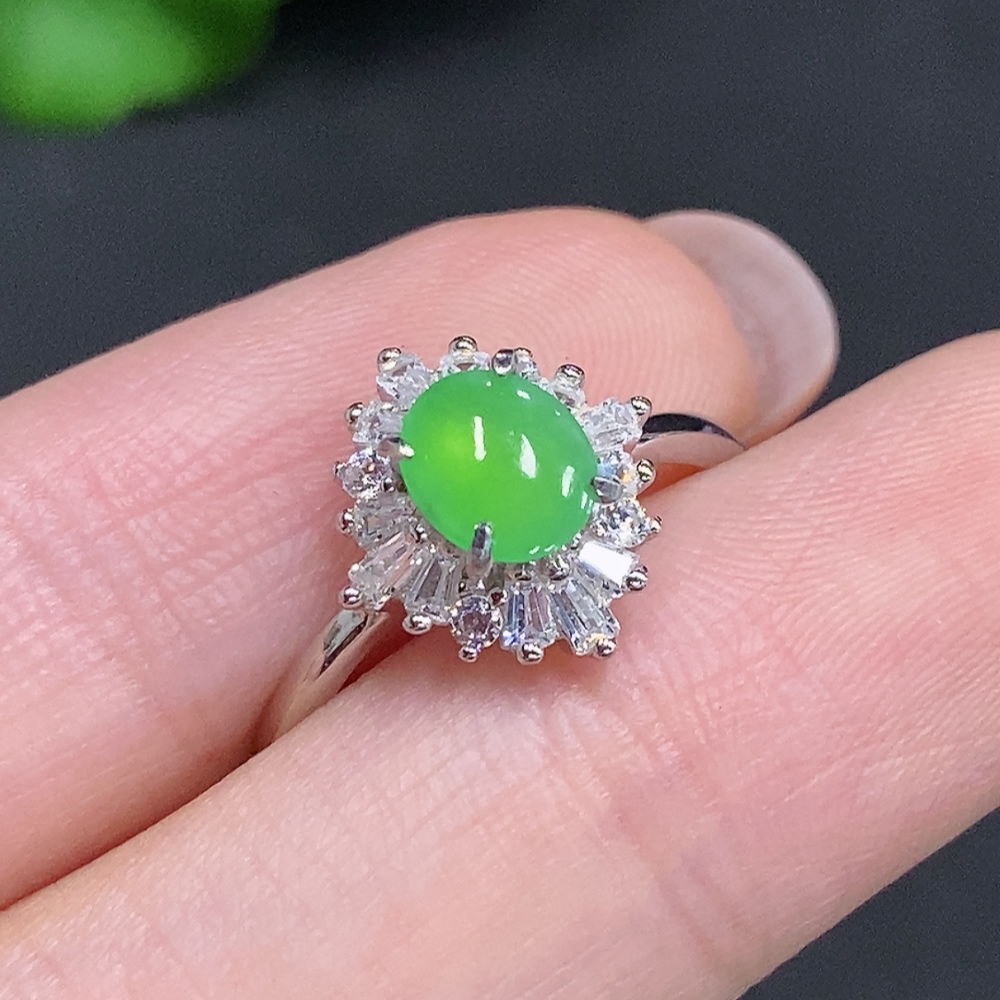 F34060491 Jadeite Cabochon Inlaid Ring with Adjustable Size, Non-Gold Setting, Total Weight Approximately 2g