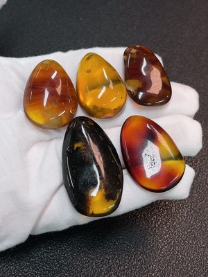 C32785288 Amber Jewelry Total Weight Approx. 21.74g Sell as a Lot