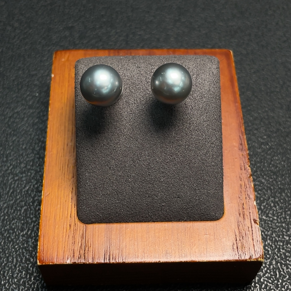 C29341289 Seawater pearl earrings, color origin undetermined, non-gold, total product weight approximately 2.84g, size about 9.4mm