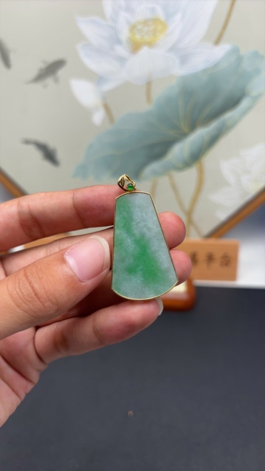 F32761654 Jadeite Plain Pendant with 18K Gold, Total Weight Approx. 8.1g