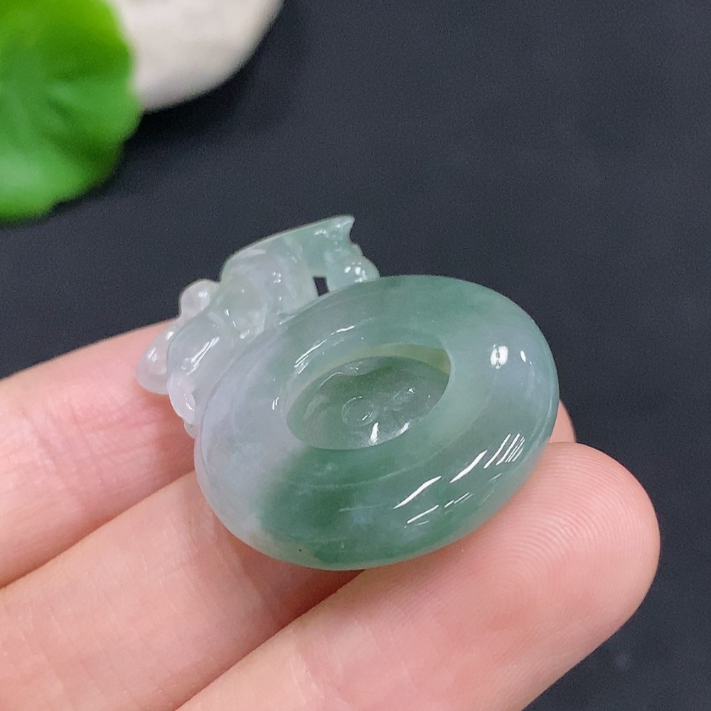 F33876858 Jadeite Reversal of Fortune Pendant